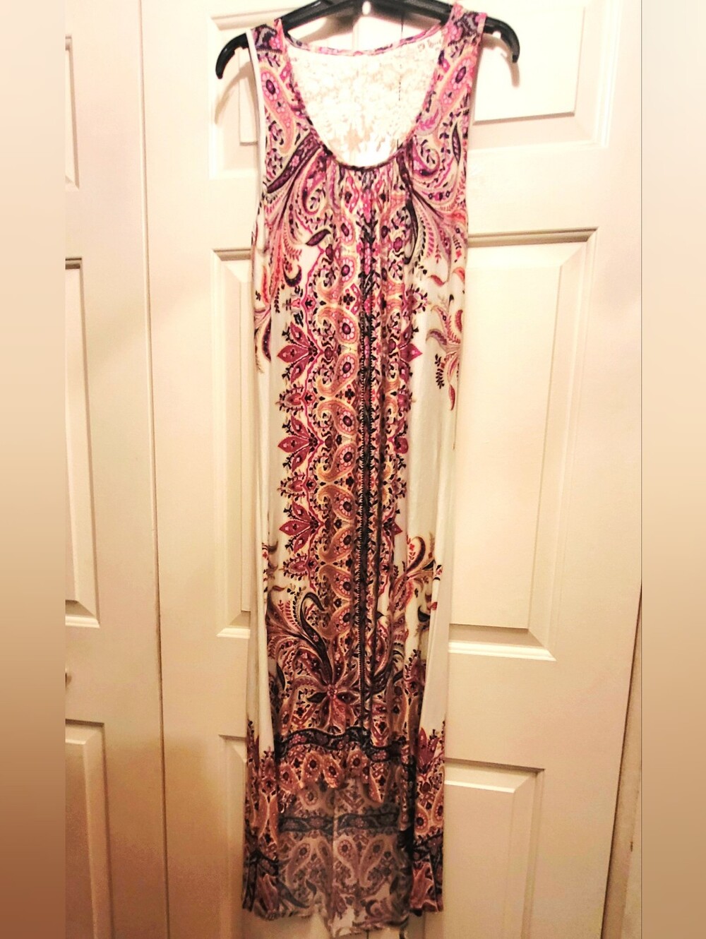 Live And Let Live Sleeveless Hi Lo Maxi Dress Paisley Cream/Cranberry Print NWT